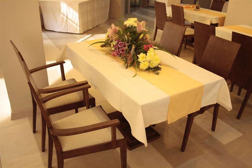 Hotel Lebed Ohrid Restaurant photo